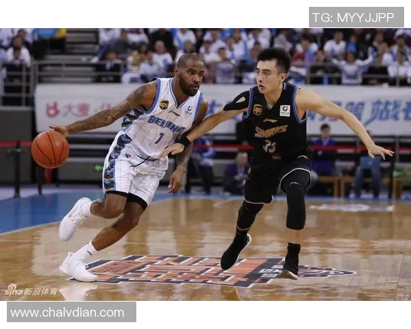 深入解读上海篮球队战术特点与对手策略的全面对比分析 深入解读上海篮球队战术特点与对手策略的全面对比分析