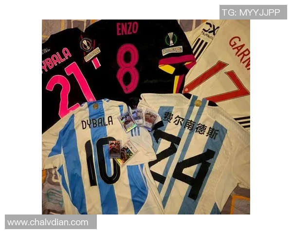 怀旧时光中的绿茵传奇复古足球合照记录经典瞬间与青春回忆 怀旧时光中的绿茵传奇复古足球合照记录经典瞬间与青春回忆